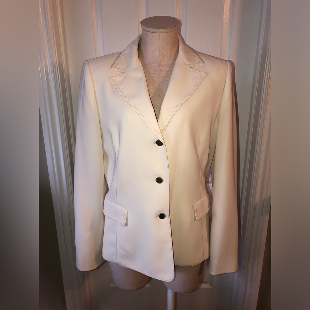 Calvin Klein Elegant Women's Blazer